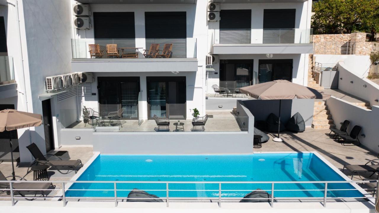 Clelia'S And Dione'S Design Studios Swimming Pool Никиана Екстериор снимка